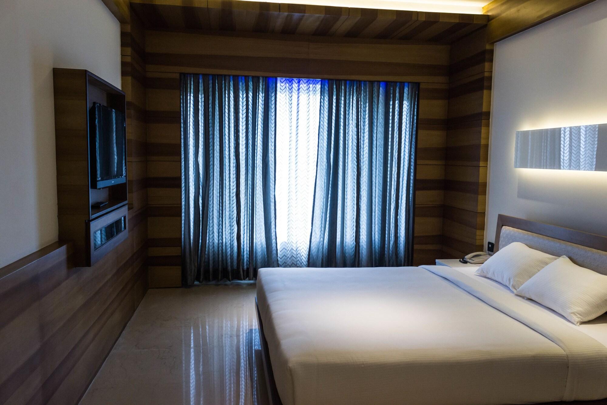 Diana Heights Luxury Hotel Nedumbassery Exterior photo