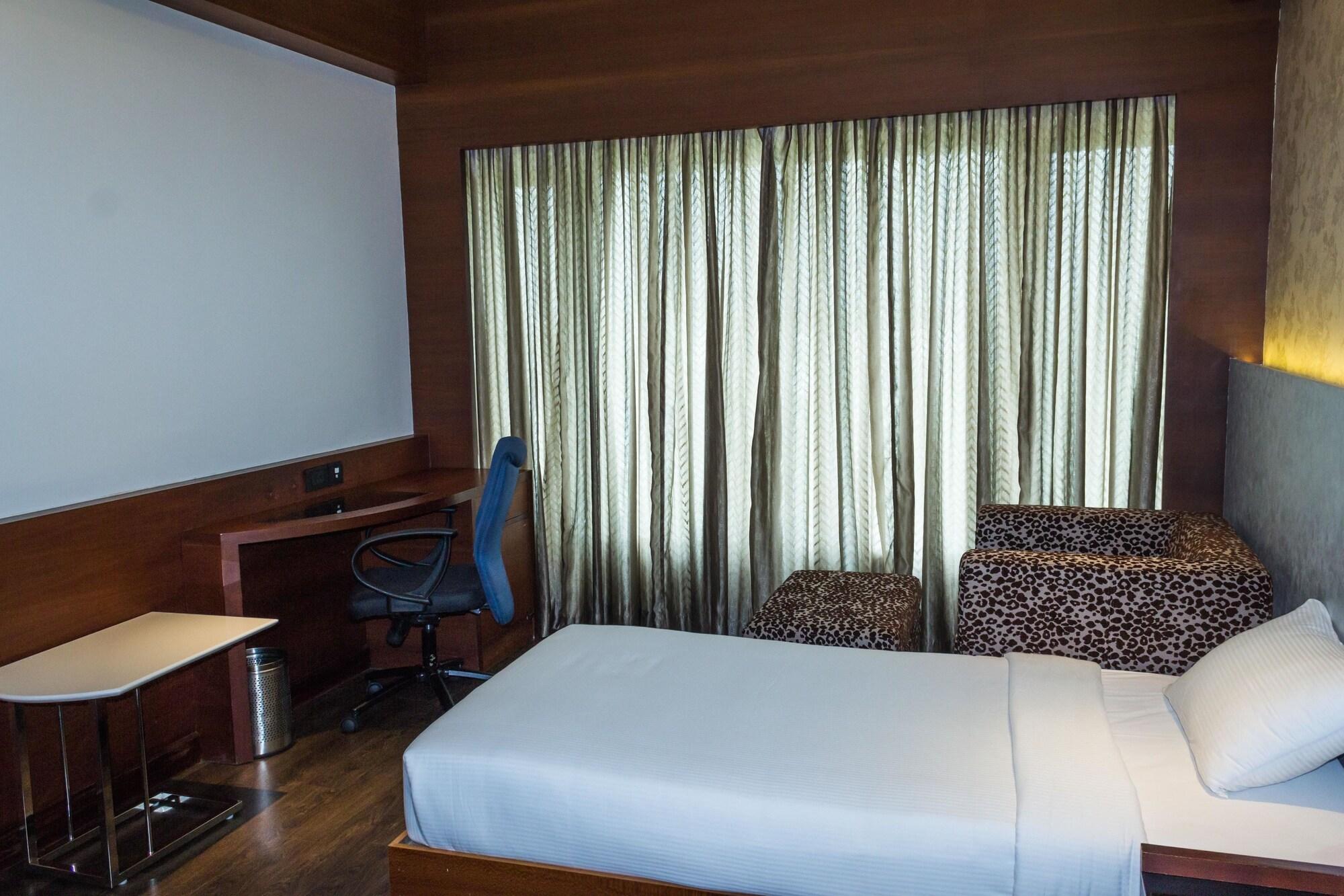 Diana Heights Luxury Hotel Nedumbassery Exterior photo