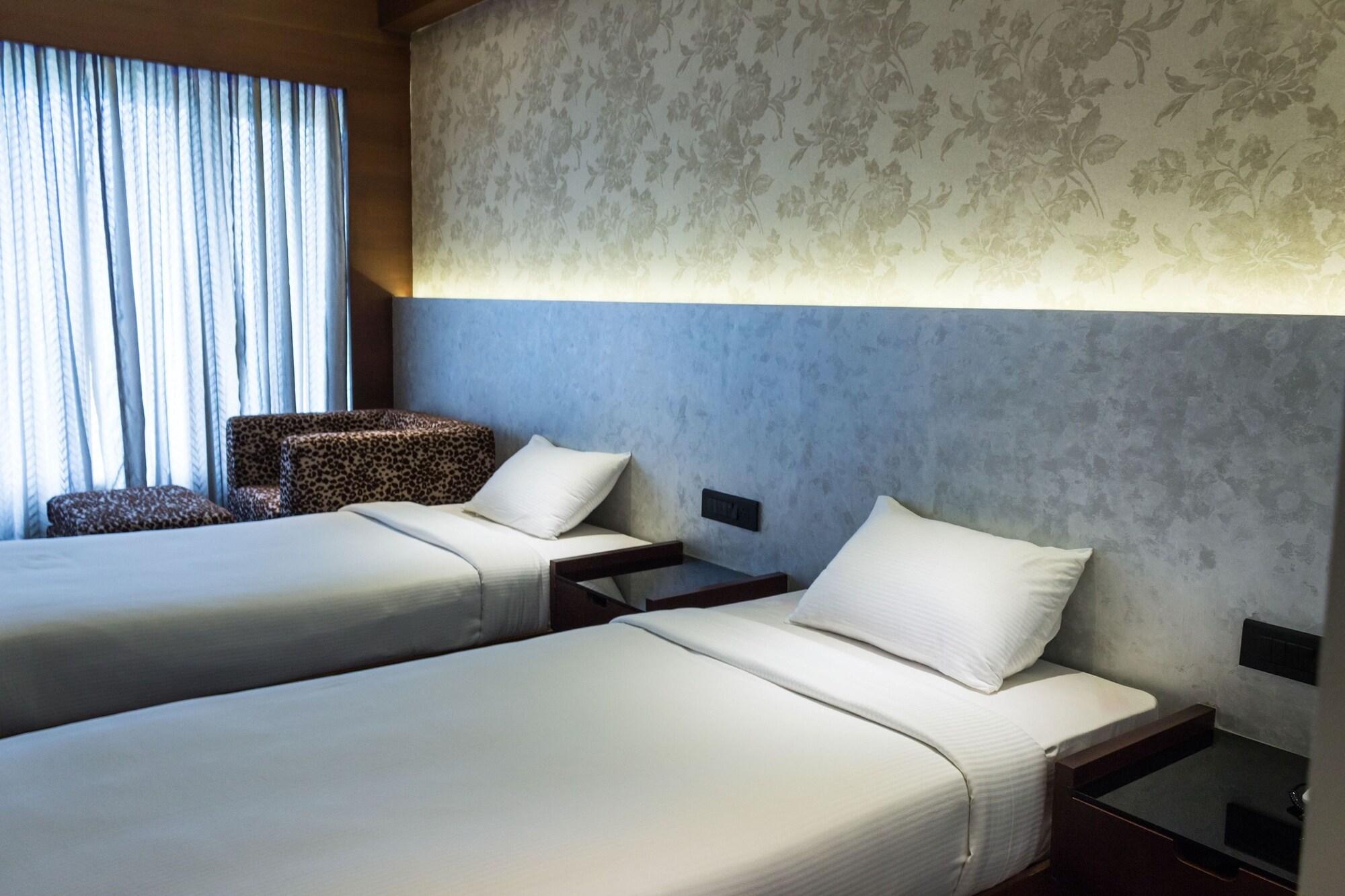 Diana Heights Luxury Hotel Nedumbassery Exterior photo