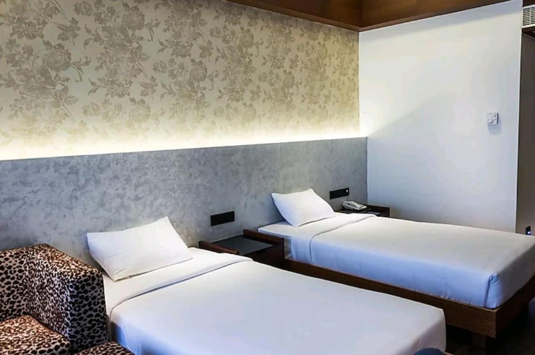 Diana Heights Luxury Hotel Nedumbassery Exterior photo