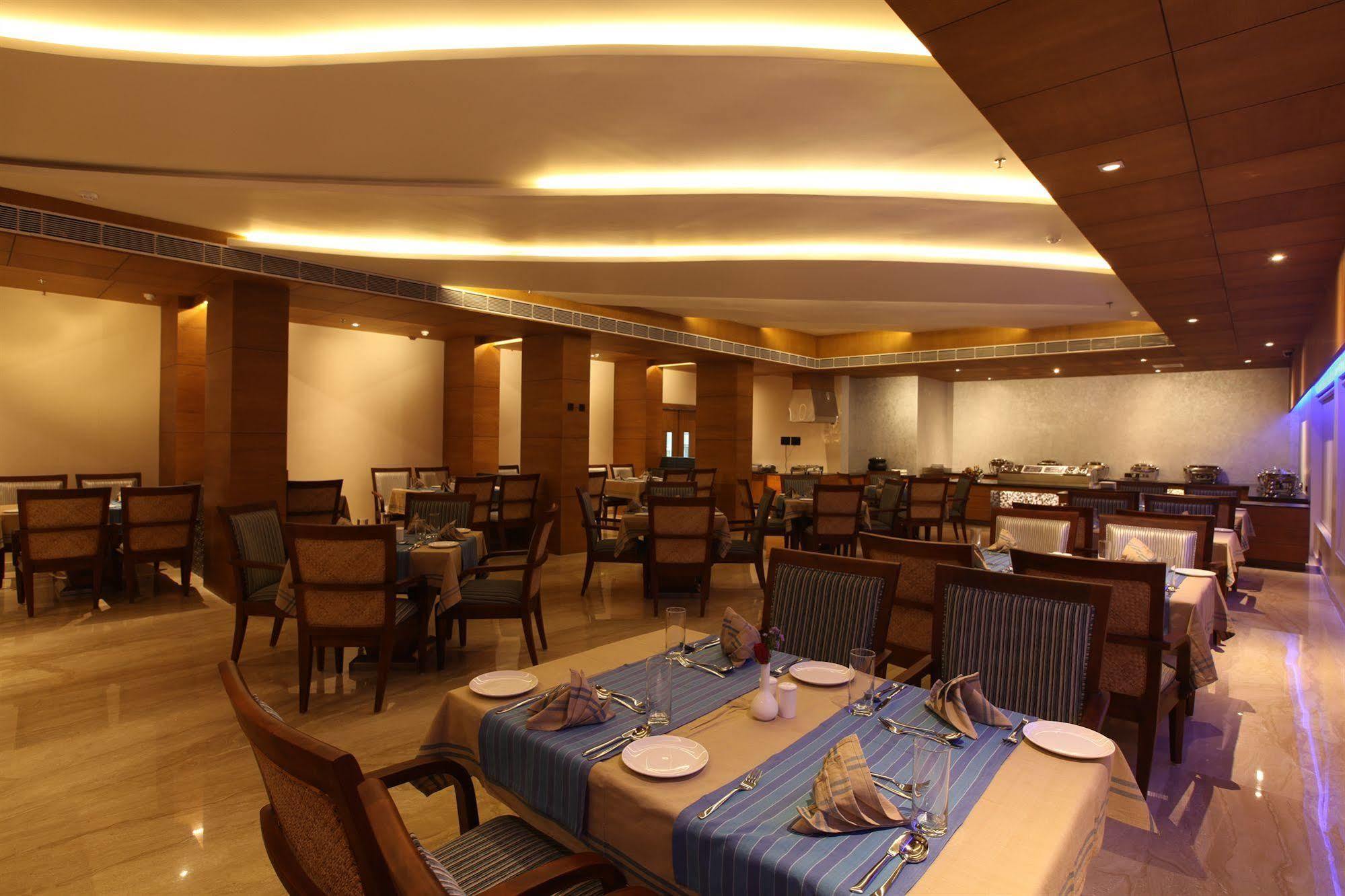 Diana Heights Luxury Hotel Nedumbassery Exterior photo