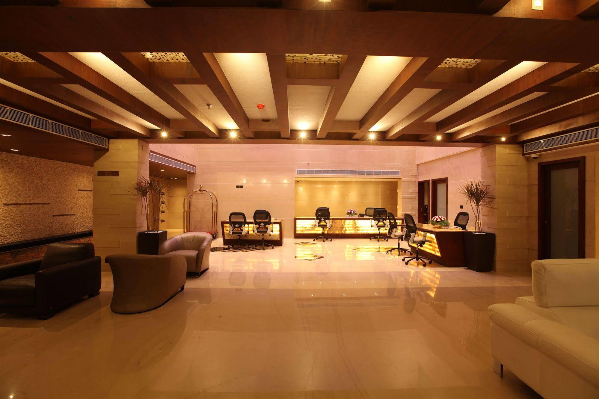 Diana Heights Luxury Hotel Nedumbassery Exterior photo
